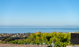 Villa moderna lista para entrar a vivir en venta con impresionantes vistas al mar, al este del centro de Marbella 787822 