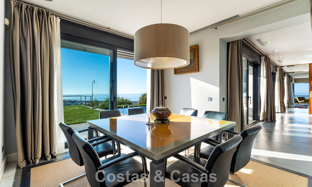Villa moderna lista para entrar a vivir en venta con impresionantes vistas al mar, al este del centro de Marbella 787826