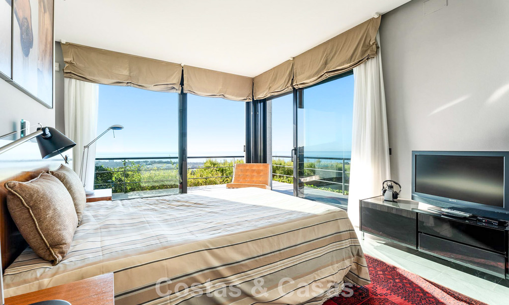 Villa moderna lista para entrar a vivir en venta con impresionantes vistas al mar, al este del centro de Marbella 787832