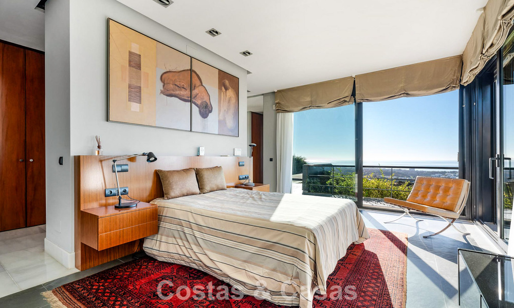 Villa moderna lista para entrar a vivir en venta con impresionantes vistas al mar, al este del centro de Marbella 787833