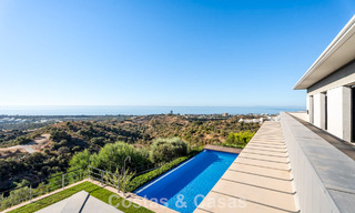 Villa moderna lista para entrar a vivir en venta con impresionantes vistas al mar, al este del centro de Marbella 787837 