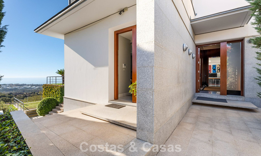 Villa moderna lista para entrar a vivir en venta con impresionantes vistas al mar, al este del centro de Marbella 787844