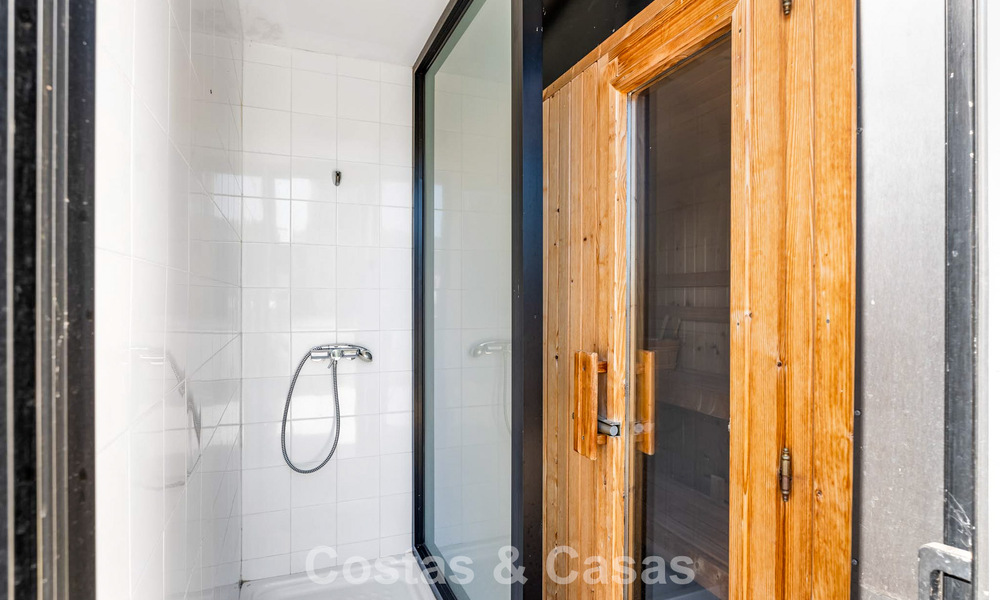 Villa moderna lista para entrar a vivir en venta con impresionantes vistas al mar, al este del centro de Marbella 787847