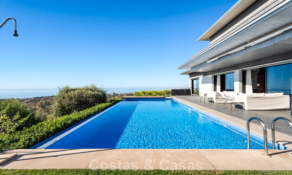 Villa moderna lista para entrar a vivir en venta con impresionantes vistas al mar, al este del centro de Marbella 787849