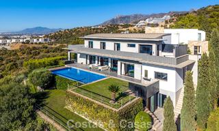 Villa moderna lista para entrar a vivir en venta con impresionantes vistas al mar, al este del centro de Marbella 787851 