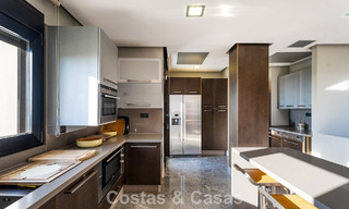 Villa moderna lista para entrar a vivir en venta con impresionantes vistas al mar, al este del centro de Marbella 787854 