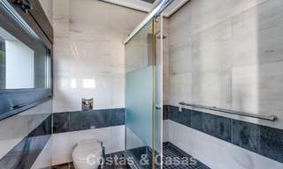 Villa moderna lista para entrar a vivir en venta con impresionantes vistas al mar, al este del centro de Marbella 787857 