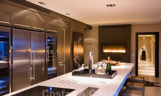 Impresionante villa de lujo contemporáneo con apartamento de invitados en venta en el Valle del Golf de Nueva Andalucía, Marbella 22599 