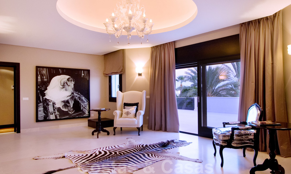 Impresionante villa de lujo contemporáneo con apartamento de invitados en venta en el Valle del Golf de Nueva Andalucía, Marbella 22600