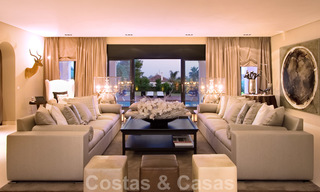 Impresionante villa de lujo contemporáneo con apartamento de invitados en venta en el Valle del Golf de Nueva Andalucía, Marbella 22601 