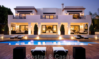 Impresionante villa de lujo contemporáneo con apartamento de invitados en venta en el Valle del Golf de Nueva Andalucía, Marbella 22603 