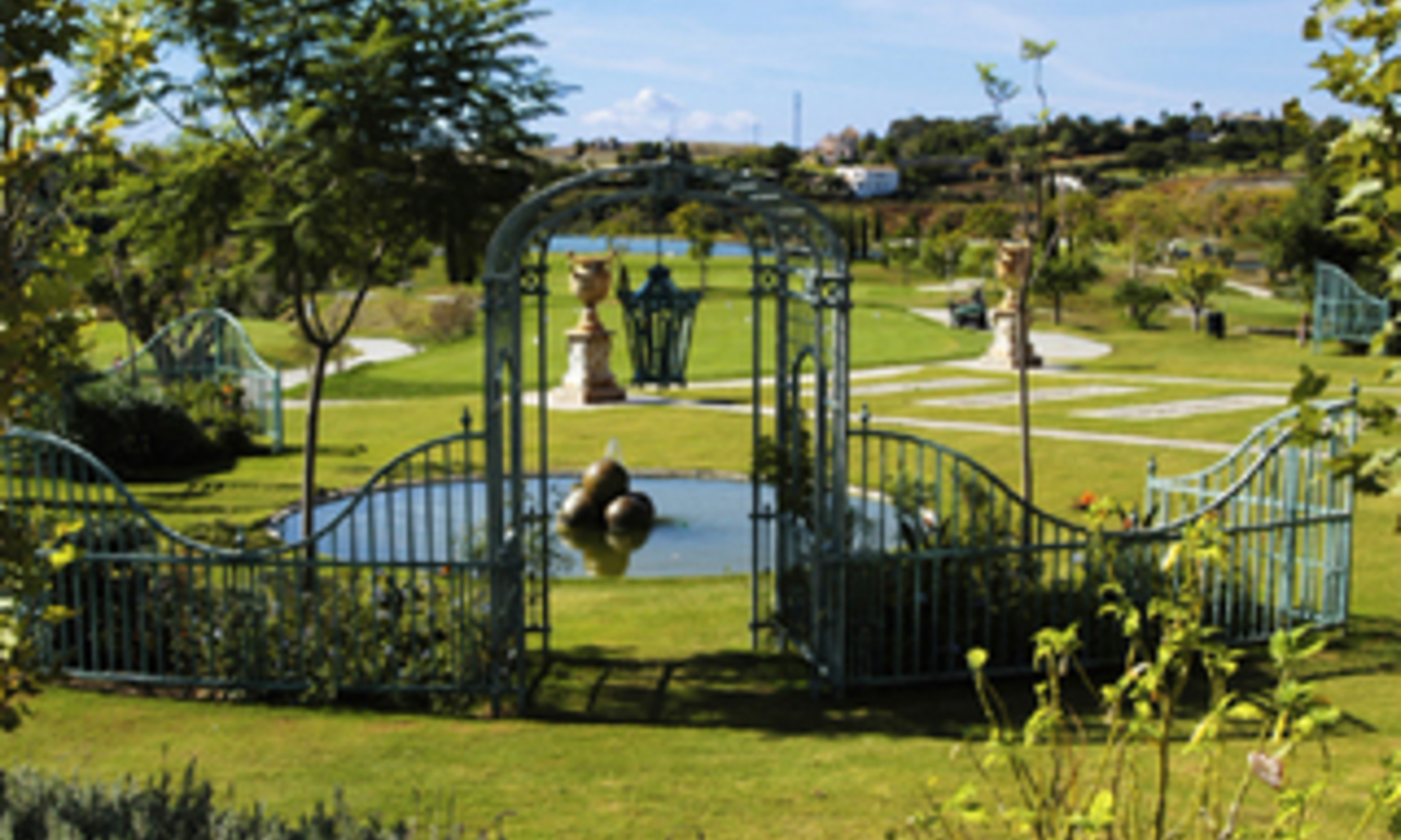 Apartamento en campo de golf en el Four Seasons, Benahavis, Marbella, Estepona 11
