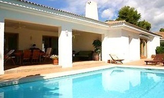 Villa en venta, cerca de la playa, Los Monteros, Marbella 0