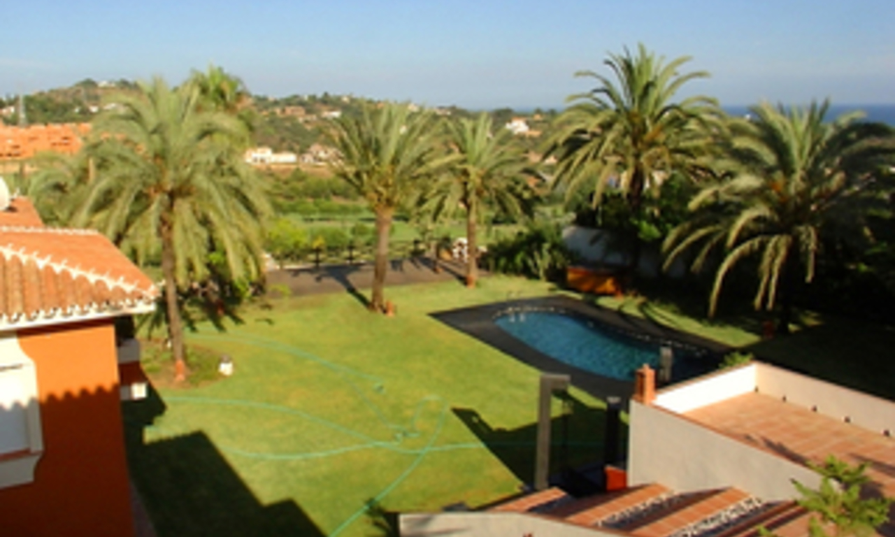 villa en venta en venta en urbanizacion privada, Marbella este 3