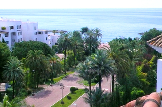 Ático apartamento del lado de la playa en venta en Puerto Banús – Marbella