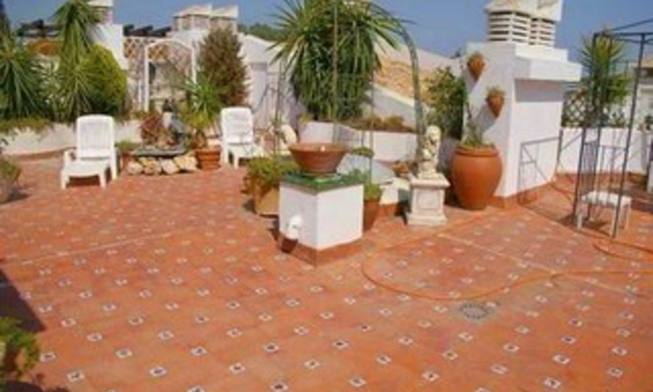 Atico apartamento en venta, complejo a pie de playa, Nueva Milla de Oro, Marbella - Estepona 0
