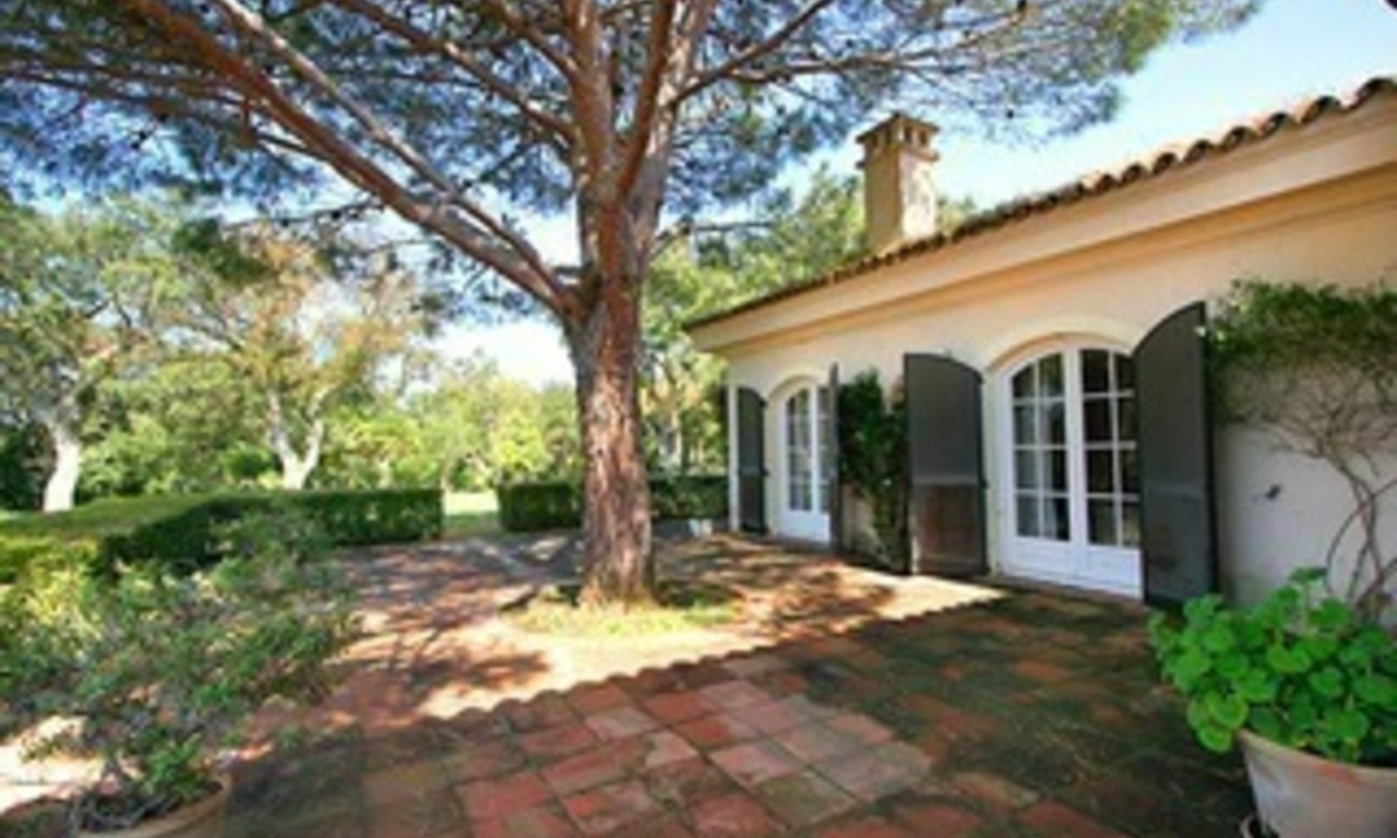 Villa mansión en venta en primera línea del Golf Valderrama, Sotogrande 6