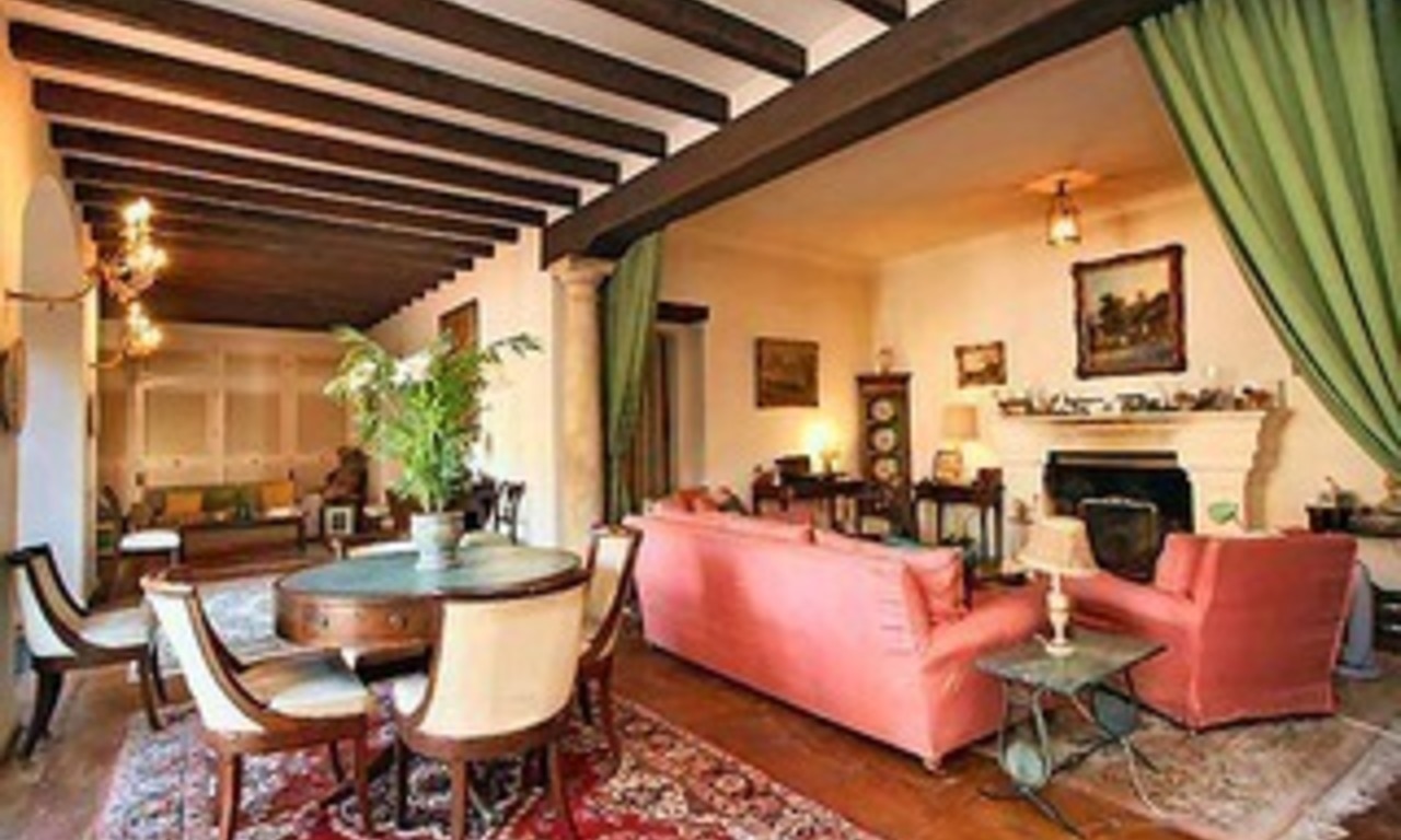 Villa mansión en venta en primera línea del Golf Valderrama, Sotogrande 13