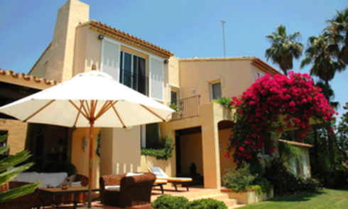 Villa con 2 casa de invitados en venta – Marbella – Benahavis 