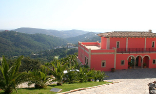 Villa en venta situada en un campo de golf, Marbella – Benahavis 5