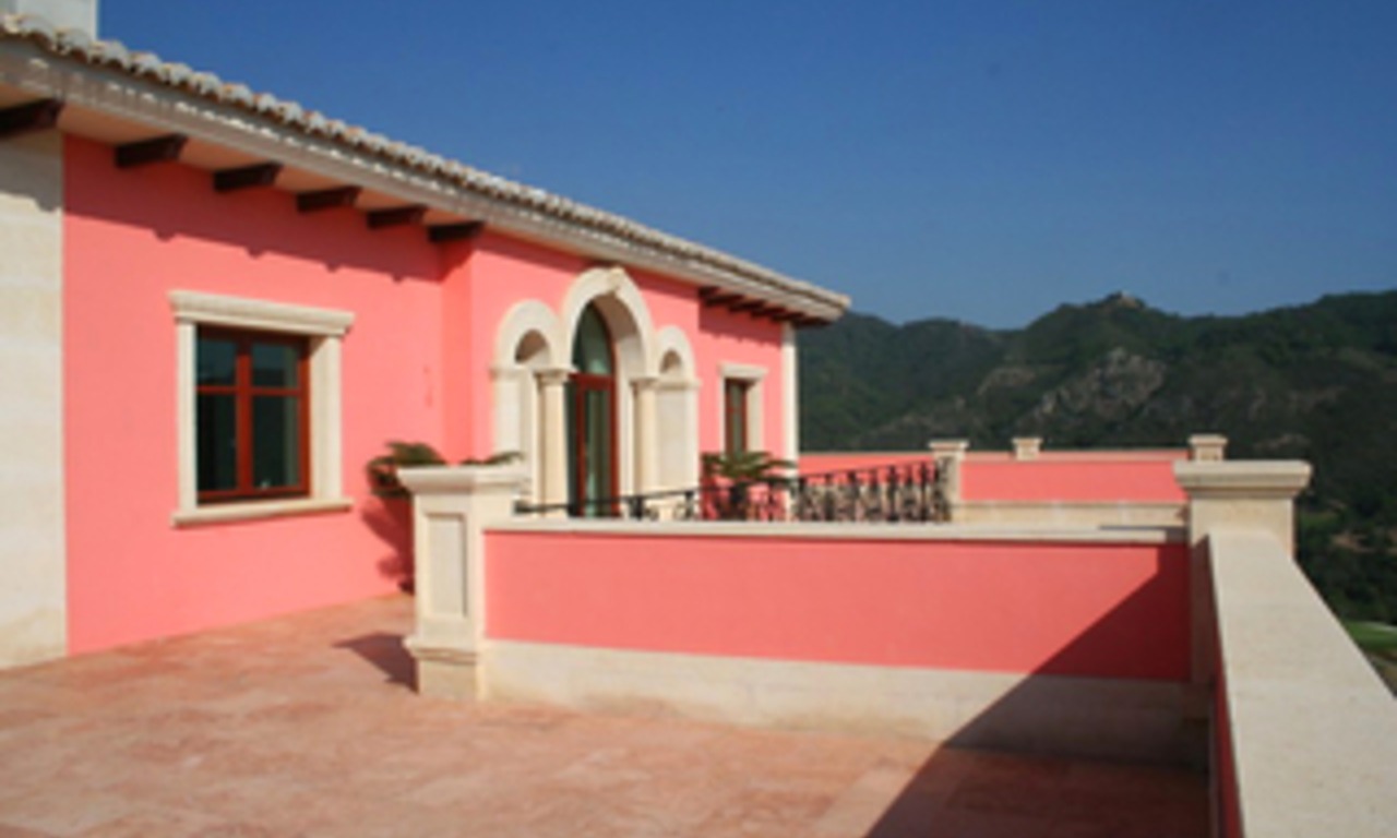 Villa en venta situada en un campo de golf, Marbella – Benahavis 7