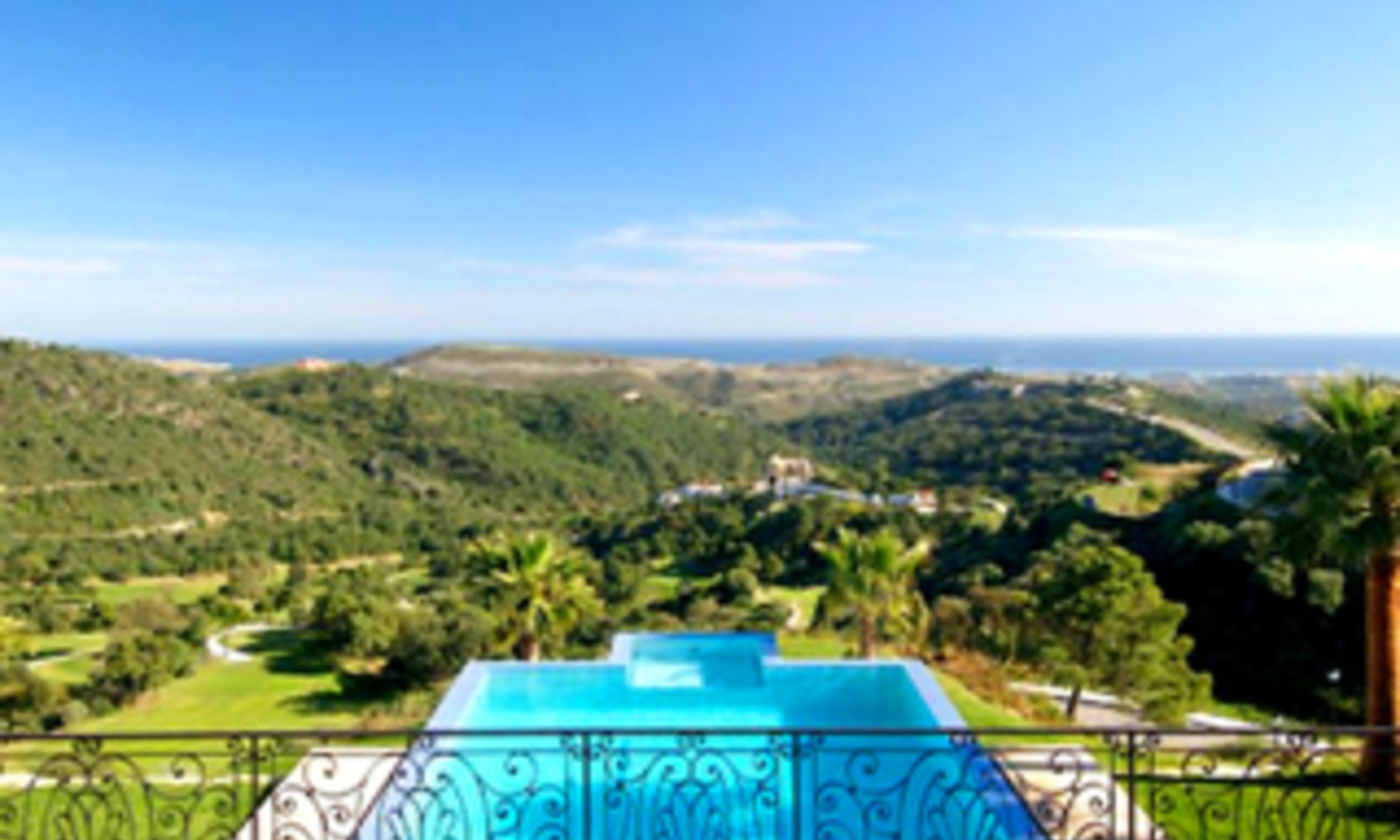 Villa en venta situada en un campo de golf, Marbella – Benahavis 2