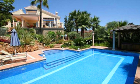 Villa en venta en Hacienda Las Chapas, Marbella 