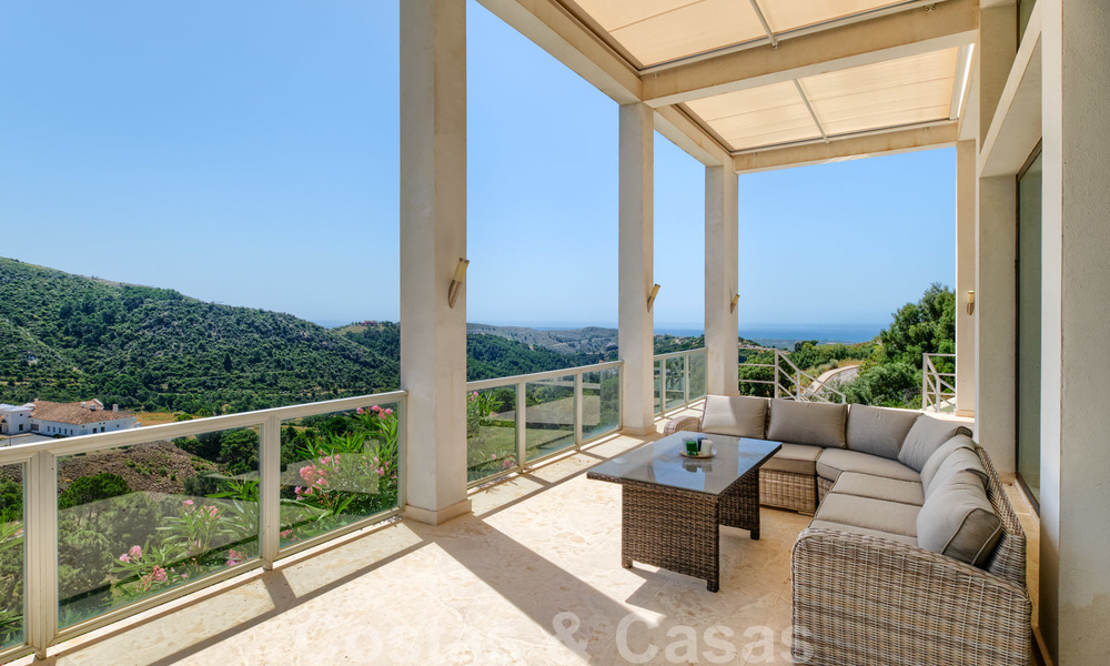 En Venta: Villa en el Country Club en Marbella - Benahavis con vistas al mar 25957