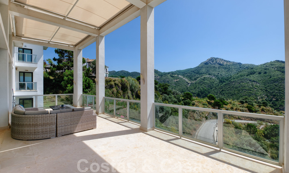 En Venta: Villa en el Country Club en Marbella - Benahavis con vistas al mar 25958