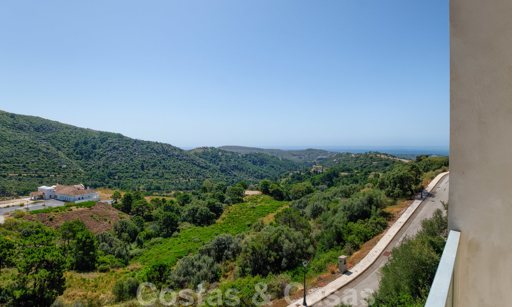 En Venta: Villa en el Country Club en Marbella - Benahavis con vistas al mar 25959