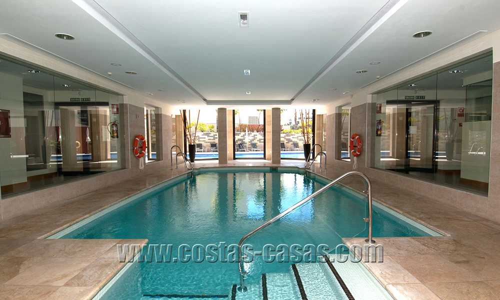 En venta: Apartamento de lujo en Marbella con vistas al mar espectacular 27393