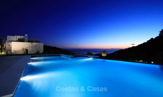 En venta: Apartamento de lujo en Marbella con vistas al mar espectacular 27406 