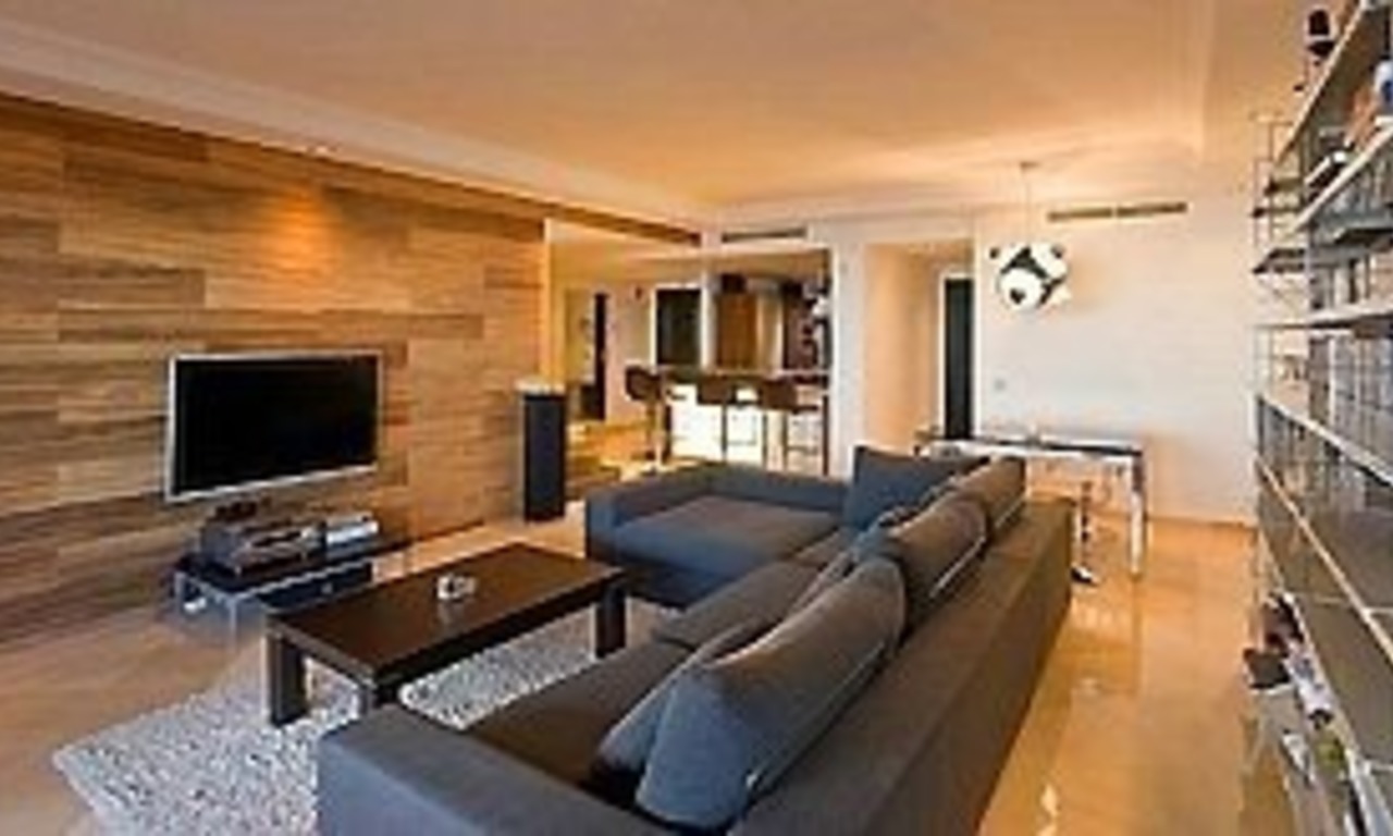 Apartamento ático en primera línea de playa en venta, Nueva Milla de Oro, Marbella – Benahavis 11