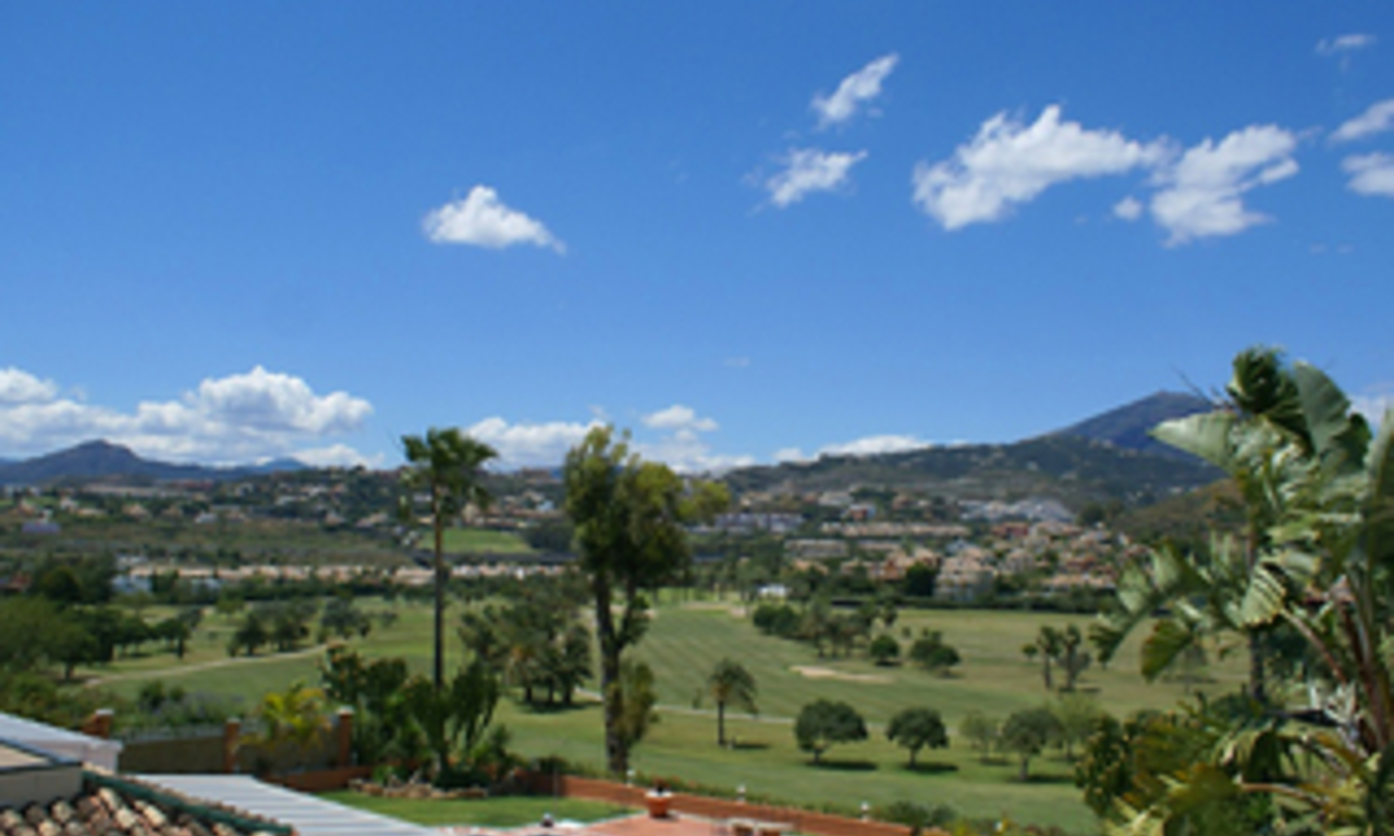 Villa en primera línea de golf en Nueva Andalucia, Marbella. 1
