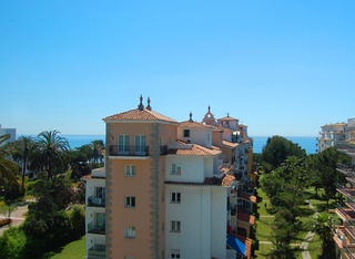 Apartamento cerca de la playa en venta, 2nda línea de playa, Puerto Banús – Marbella