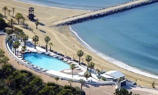 Apartamento cerca de la playa en venta, 2nda línea de playa, Puerto Banús – Marbella 19