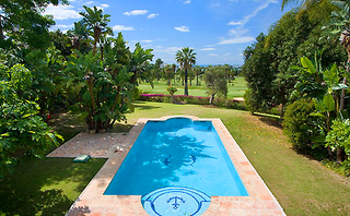 Villa en primera línea de golf, Nueva Andalucia, Marbella.