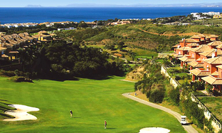 Apartamentos de lujo a vender en un centro de Golf, Marbella Este. 3