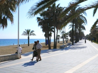 Apartamento en venta en primera línea de playa – complejo en primera línea de playa con paseo, San Pedro – Marbella
