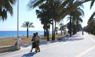 Apartamento en venta en primera línea de playa – complejo en primera línea de playa con paseo, San Pedro – Marbella 0