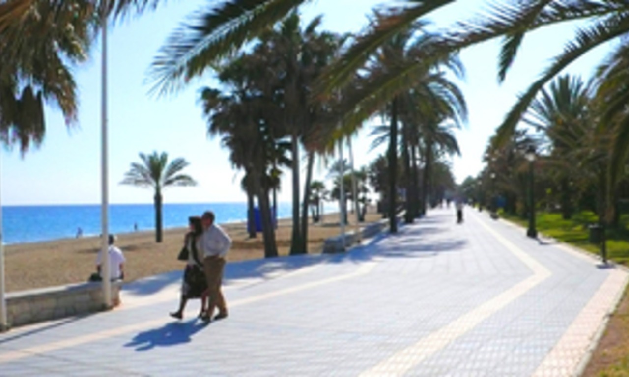 Apartamento en venta en primera línea de playa – complejo en primera línea de playa con paseo, San Pedro – Marbella 1