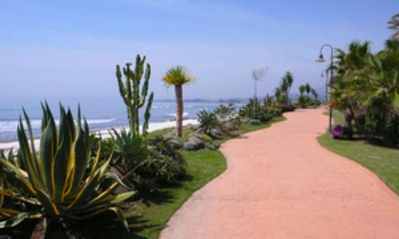 Recobro de posesión por el banco, ático al lado de la playa en venta, entre Marbella y Estepona en la Costa del Sol. 15