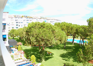 Apartamento doble en venta en Playas del Duque – Cerca de la playa Puerto de Puerto Banús – Marbella