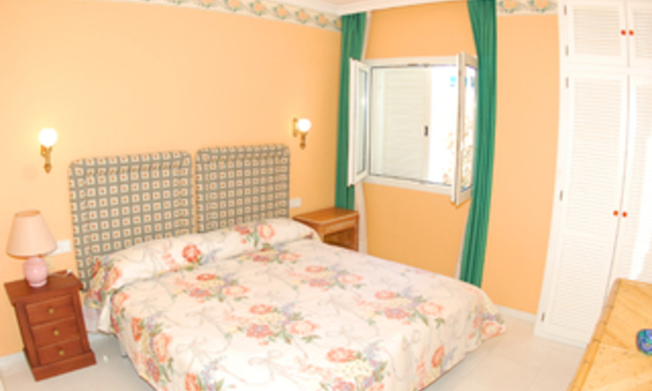 Apartamento de lujo cerca de la playa para vender en Playas del Duque, Puerto Banús Marbella. 8