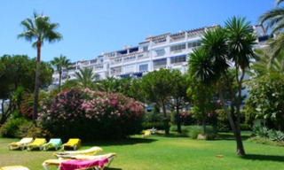 Apartamento de lujo cerca de la playa para vender en Playas del Duque, Puerto Banús Marbella. 13