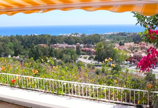 Apartamento ático con piscina privada en venta, Milla de Oro, Marbella.