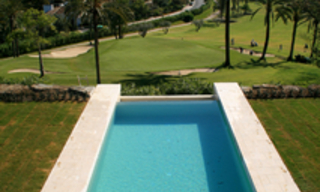 Villa contemporánea en primera línea de golf en venta en Nueva Andalucia – Marbella 22