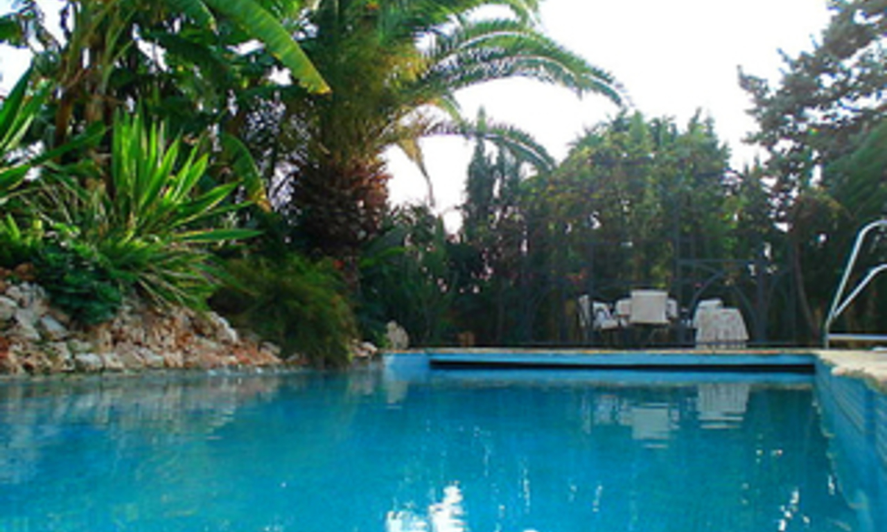 Villa cerca de la playa en venta, Marbella Este. 2