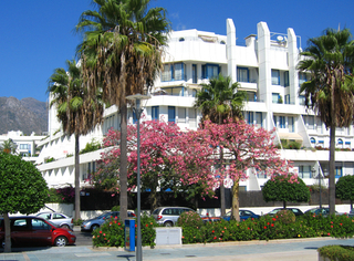 Apartamento en segunda línea de playa en venta en el centro de Marbella.