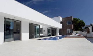 Nueva villa de estilo contemporáneo en venta en la Milla de Oro en Marbella 4